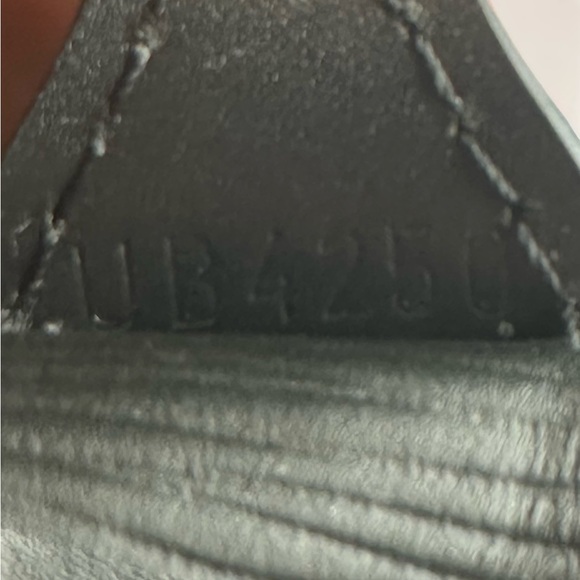 Louis Vuitton Epi Leather Neverfull MM Black | Like New + Entrupy COA+Insert - Picture 16 of 16